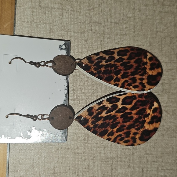 by the Bay NEW YORK Jewelry - Leopard Themed Teardrop Earrings New